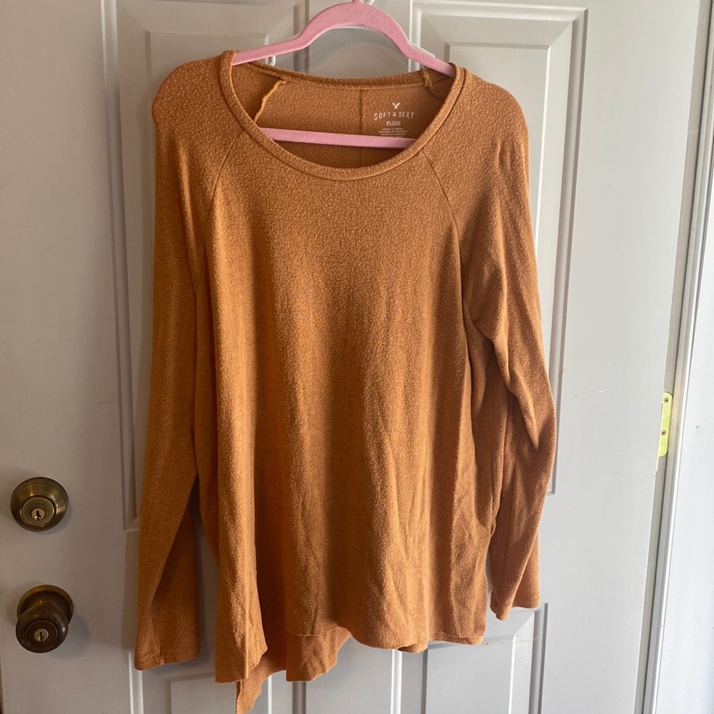 Super soft thin sweater! Lightly worn!